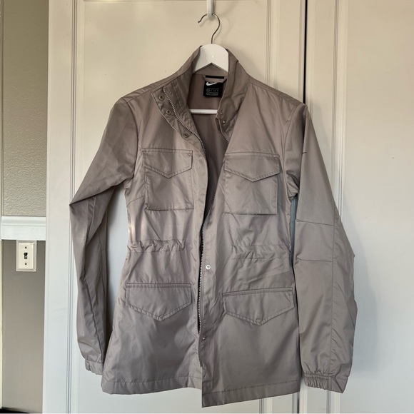 Nike Jacket - Picture 2 of 4